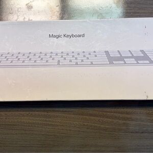 Apple Magic Keyboard with Numeric Keypad — White
